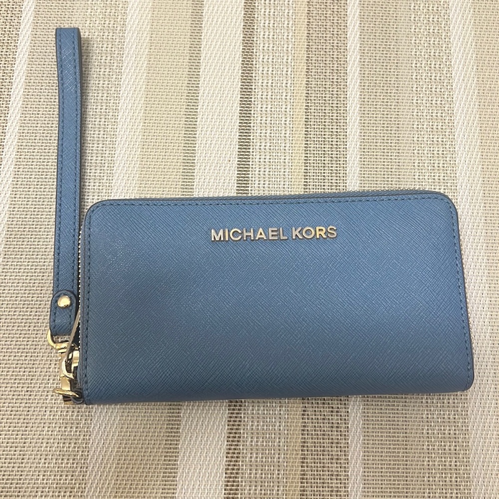 Michael kors wallet